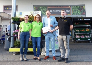 Spende an den Förderkreis Wildgehege übergeben Spende an den Förderkreis Wildgehege übergeben