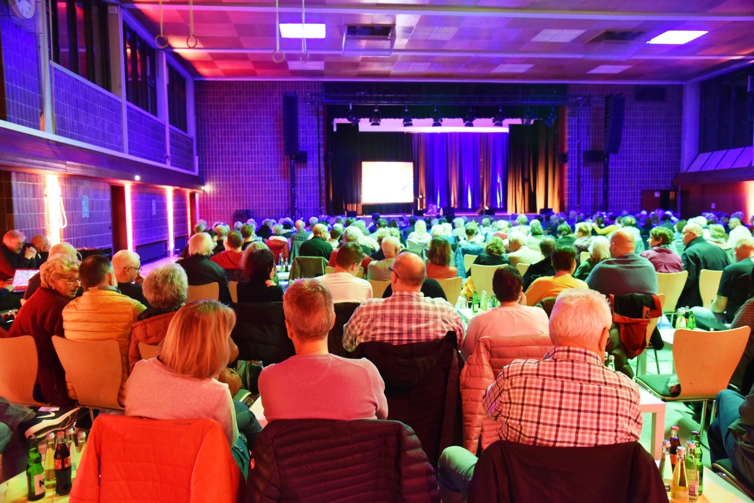 Die ausverkaufte Kurpfalzhalle