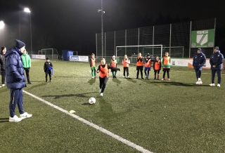 Kicken unter TSG-Anleitung auf dem SG-Gelände Kicken unter TSG-Anleitung auf dem SG-Gelände