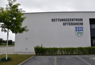 Der Schriftzug Rettungszentrum Oftersheim ist jetzt gut vom Kreisel Eichendorffstraße sichtbar. Der Schriftzug Rettungszentrum Oftersheim ist jetzt gut vom Kreisel Eichendorffstraße sichtbar.