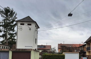 Die alten Überspannleuchten wurden gegen LED ausgetauscht. Die alten Überspannleuchten wurden gegen LED ausgetauscht.