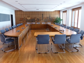 Der Roland-Seidel-Saal (Sitzungssaal im Rathaus) Der Roland-Seidel-Saal (Sitzungssaal im Rathaus)