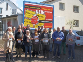 Protest gegen Streckenausbau der Bahn - Plakataktion in Eppelheim. Protest gegen Streckenausbau der Bahn - Plakataktion in Eppelheim.