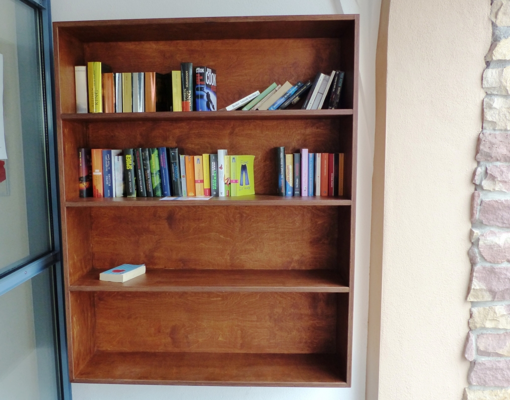 Das Bücherregal wurde 2016 in Betrieb genommen. Das Bücherregal wurde 2016 in Betrieb genommen.