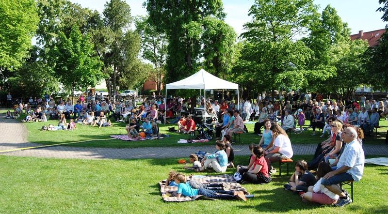 Bild 3 Cris Cosmo Musik im Park Bild 3 Cris Cosmo Musik im Park