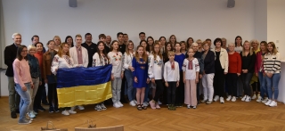 Oftersheim, Plankstadt und Schwetzingen haben eine Solidaritätspartnerschaft mit den ukrainischen Kozelets unterzeichnet. Bis zum 20. August sind 18 Kinder und Jugendliche aus Kozelets hier zu Gast. In Plankstadt wurden sie begrüßt. Oftersheim, Plankstadt und Schwetzingen haben eine Solidaritätspartnerschaft mit den ukrainischen Kozelets unterzeichnet. Bis zum 20. August sind 18 Kinder und Jugendliche aus Kozelets hier zu Gast. In Plankstadt wurden sie begrüßt.