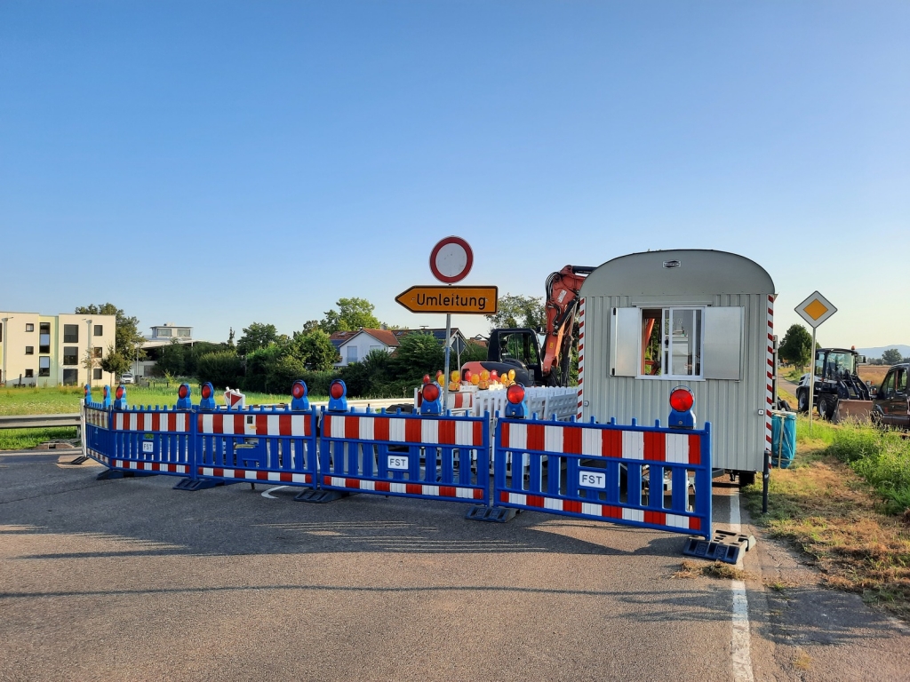 Die Sanierung läuft. Die Heidelberger Straße (Ortsausgang Richtung Plankstadt) ist derzeit gesperrt. Die Sanierung läuft. Die Heidelberger Straße (Ortsausgang Richtung Plankstadt) ist derzeit gesperrt.