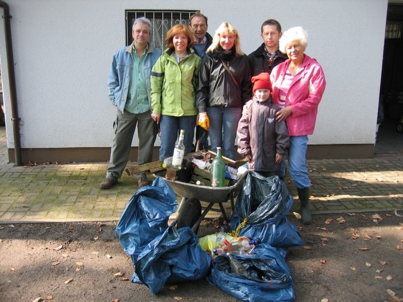 Der Wald um die Gartenanlage ist wieder blitz blank 1 Der Wald um die Gartenanlage ist wieder blitz blank 1