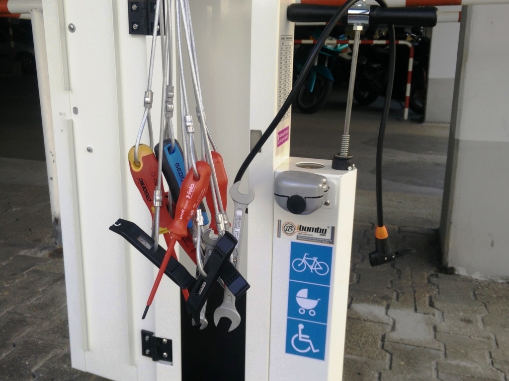RadServiceStation.jpg RadServiceStation.jpg
