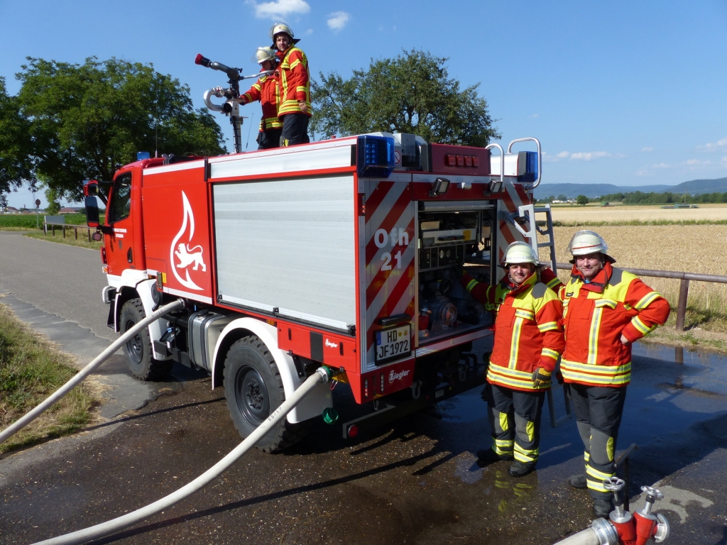 Feuerwehrauto neu.jpg Feuerwehrauto neu.jpg