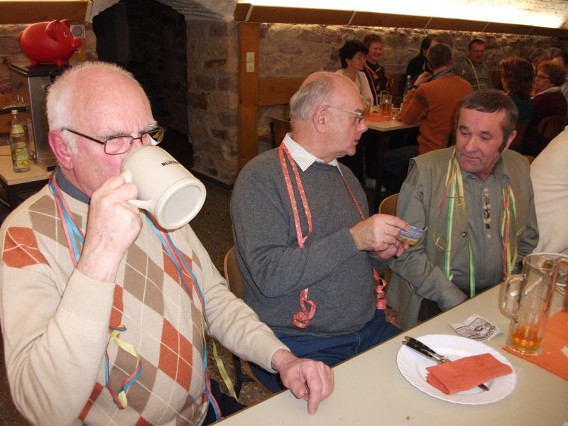 Lustigen Vereinsausflug beim Bierabend des Gartenbauvereins erlebt Lustigen Vereinsausflug beim Bierabend des Gartenbauvereins erlebt
