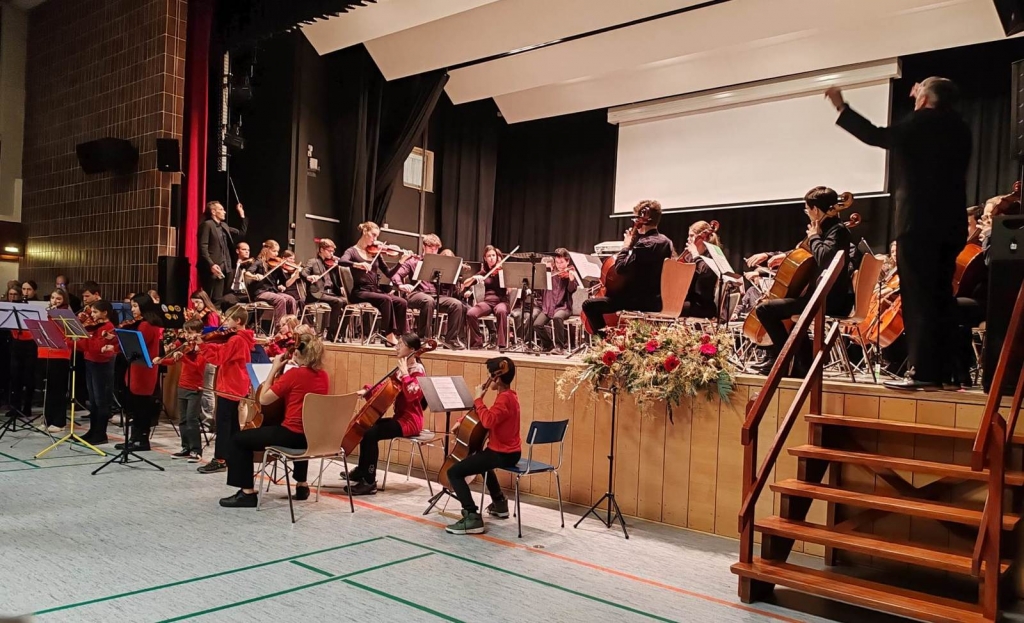 Konzert der Musikschule in der Kurpfalzhalle Konzert der Musikschule in der Kurpfalzhalle