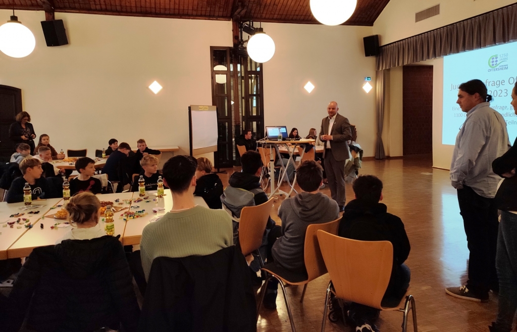 Das Jugendhearing am 30.10.23 im Rose-Saal. Das Jugendhearing am 30.10.23 im Rose-Saal.