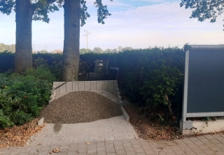 Auf dem Friedhof wird jetzt kostenlos Split zur Verfügung gestellt. Auf dem Friedhof wird jetzt kostenlos Split zur Verfügung gestellt.