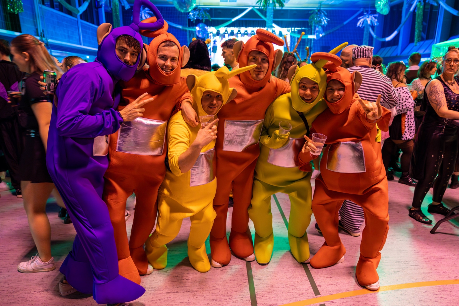 Sogar Teletubbies waren dabei.