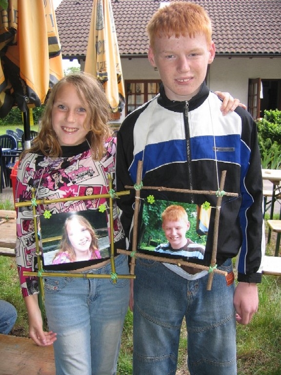 Comenius-Schule rahmten sich ein - Bastel-Nachmittag beim Gartenbauverein Comenius-Schule rahmten sich ein - Bastel-Nachmittag beim Gartenbauverein