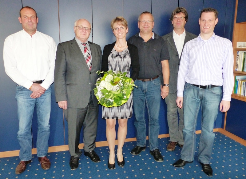vlnr: Thomas Kobbert, Bürgermeister Helmut Baust, Susanne Barisch, Jochen Barisch, Ernst Meißner, Hauptamtsleiter Jens Volpp vlnr: Thomas Kobbert, Bürgermeister Helmut Baust, Susanne Barisch, Jochen Barisch, Ernst Meißner, Hauptamtsleiter Jens Volpp