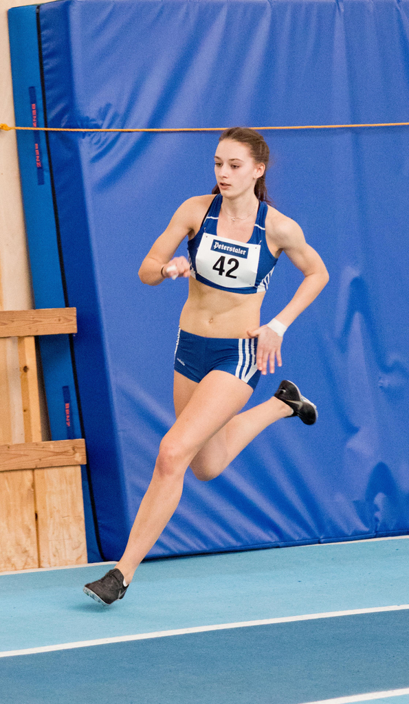 Anne Braun bei den 400m.png Anne Braun bei den 400m.png