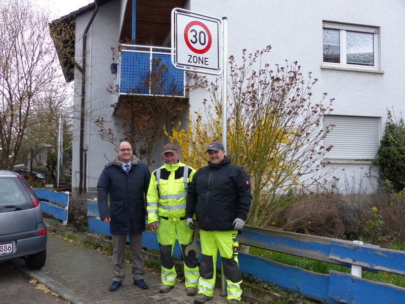 vlnr: Bürgermeister Jens Geiß, Burkhard Brost, Bernd Hertlein vlnr: Bürgermeister Jens Geiß, Burkhard Brost, Bernd Hertlein