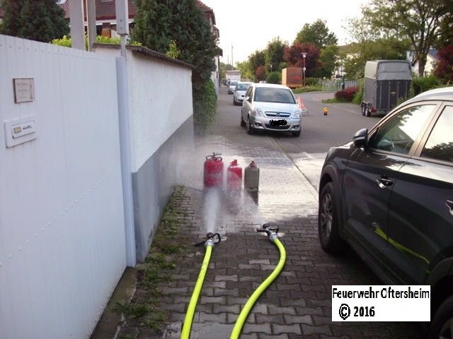 B2 07.06.16 Gasflaschenbrand3.jpg