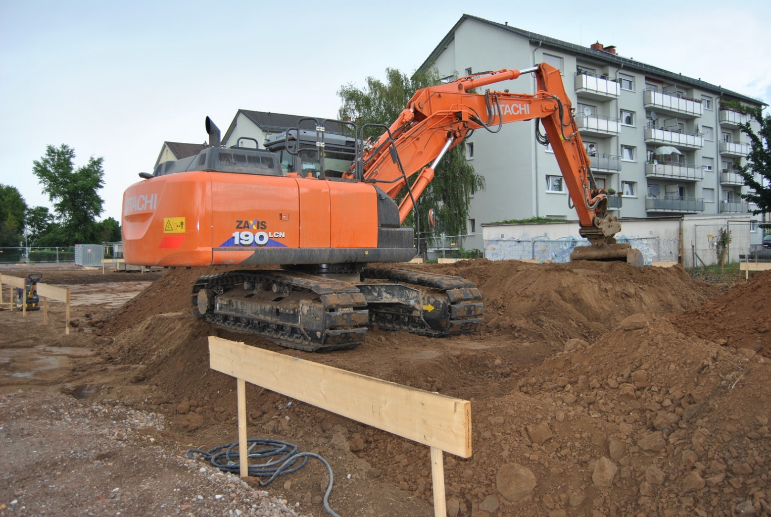Rettungszentrum Spatenstich 1.JPG