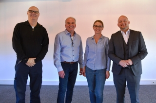 Verabschiedung von Michael Lengler in den Ruhestand. Foto vlnr: M. Fischer, M. Lengler, S. Barisch, Bgm. P. Seidel Verabschiedung von Michael Lengler in den Ruhestand. Foto vlnr: M. Fischer, M. Lengler, S. Barisch, Bgm. P. Seidel