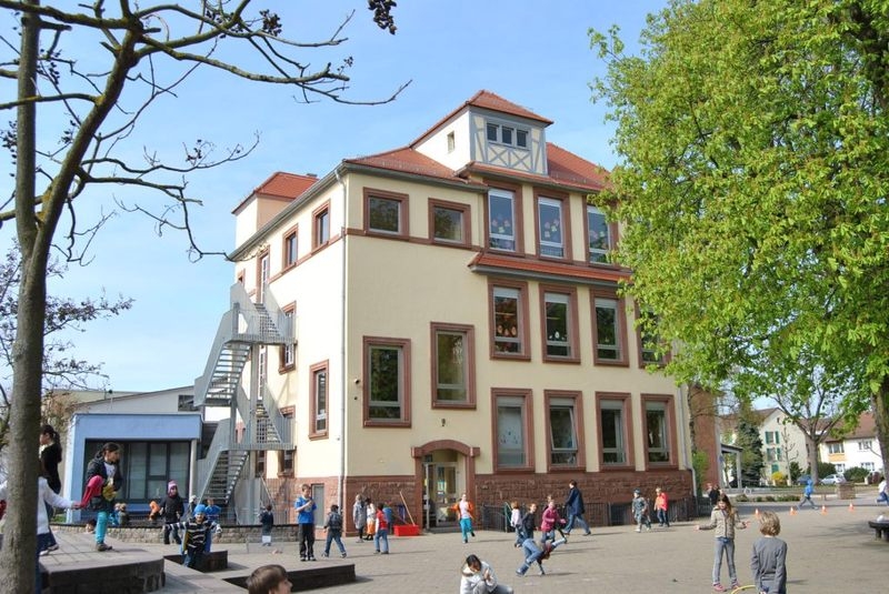 Friedrich-Ebert-Schule April 2011 Friedrich-Ebert-Schule April 2011