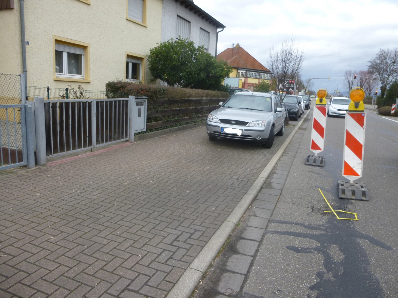 Straßeneinbruch HD Straßenflucht.JPG