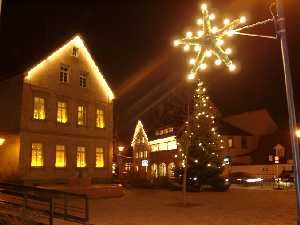 Schulgebäude beleuchtet Schulgebäude beleuchtet