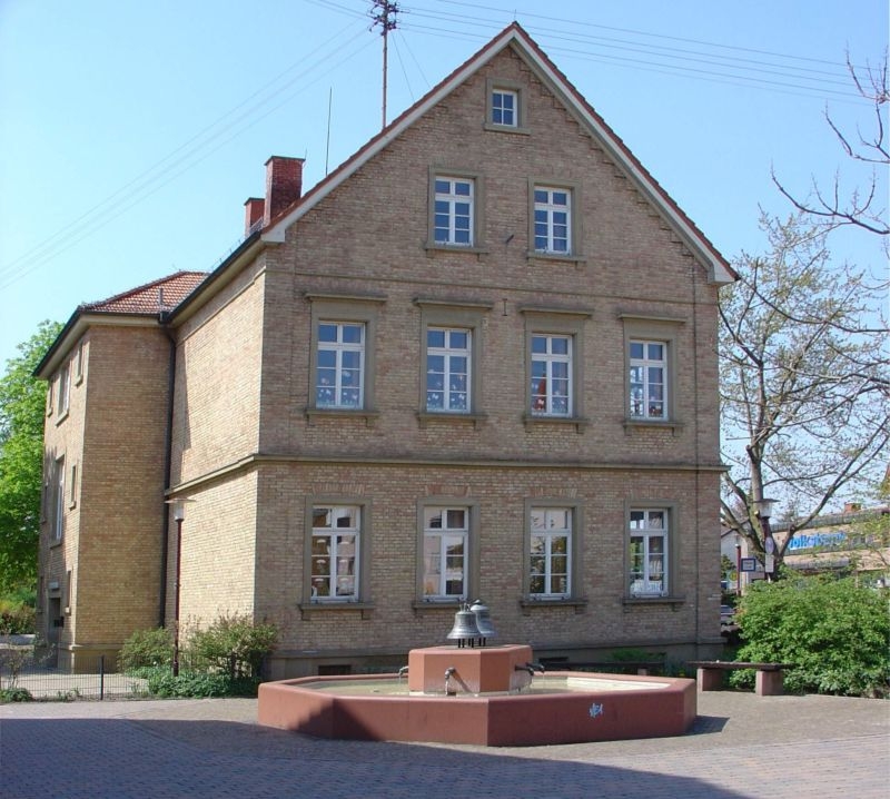 Friedrich-Ebert Grundschule - Altes Schulhaus Friedrich-Ebert Grundschule - Altes Schulhaus