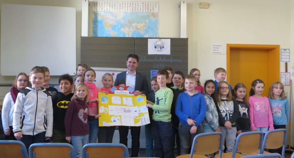 KliBA - Schüler 4 kla GS Tairnbach BM Spanberger.JPG KliBA - Schüler 4 kla GS Tairnbach BM Spanberger.JPG
