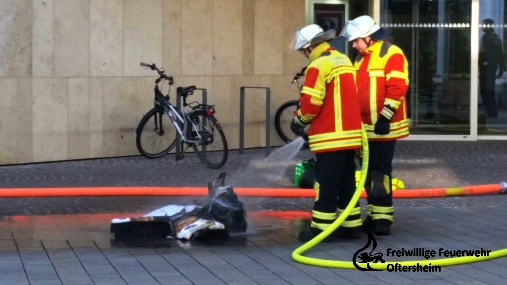 Feuer Keller Sparkasse Schwetingen 15.02.2017 4.jpeg