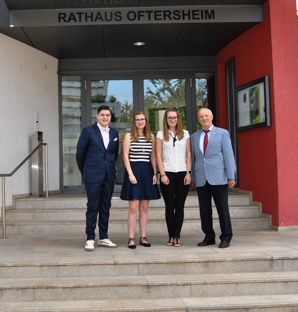 20170830 BgmStellv Roland Seidel mit Janina Spieß FAbienne Lochmatter Nick ZimmermannDSC 0096.JPG 20170830 BgmStellv Roland Seidel mit Janina Spieß FAbienne Lochmatter Nick ZimmermannDSC 0096.JPG