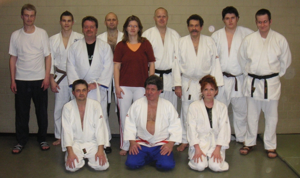 Judo Trainingsgruppe erwachsene Neu- und Wiedereinsteiger Judo Trainingsgruppe erwachsene Neu- und Wiedereinsteiger