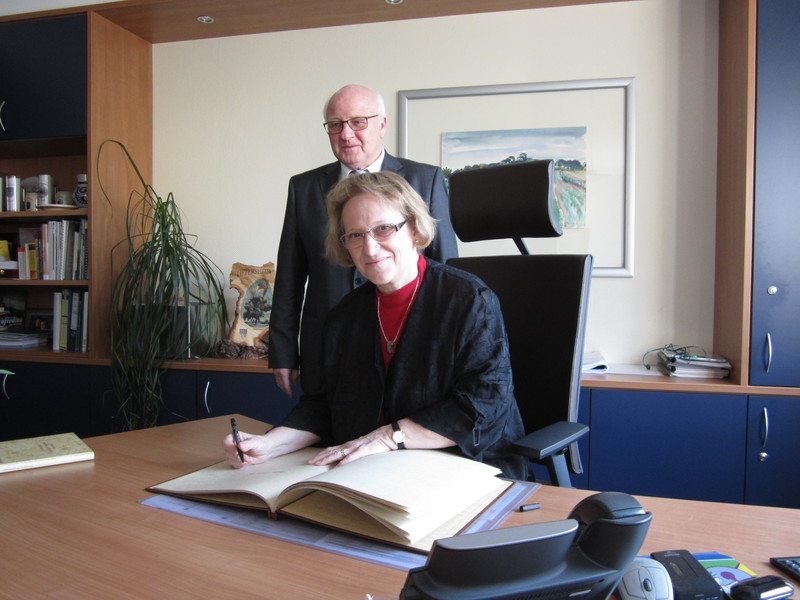 Regierungspräsidentin Goldenes Buch Regierungspräsidentin Goldenes Buch