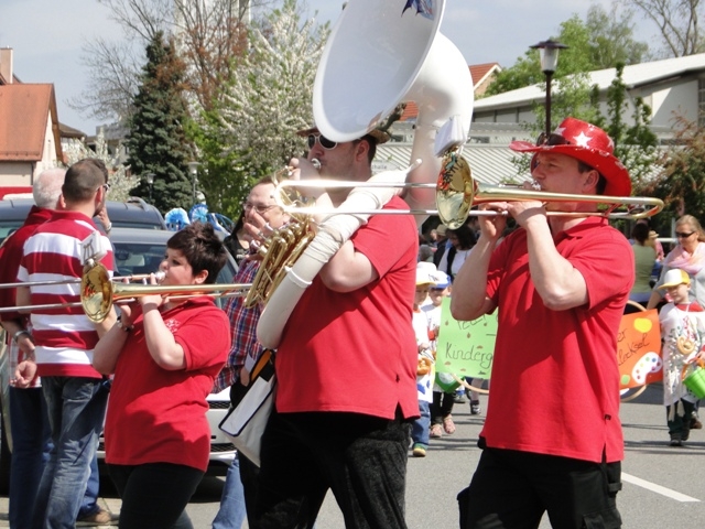 Sommertagszug und Frühlingsfest 1