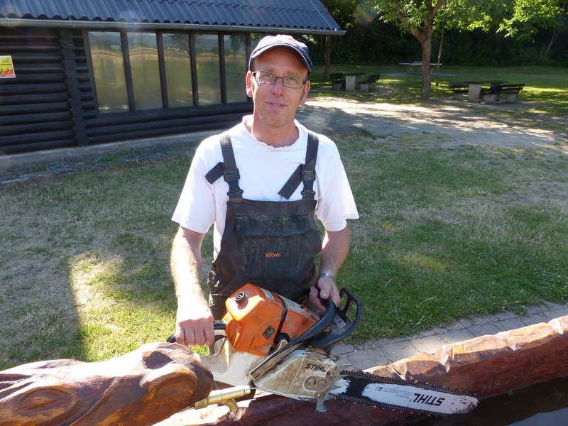 Daniel Halter mit seinem Werkzeug.