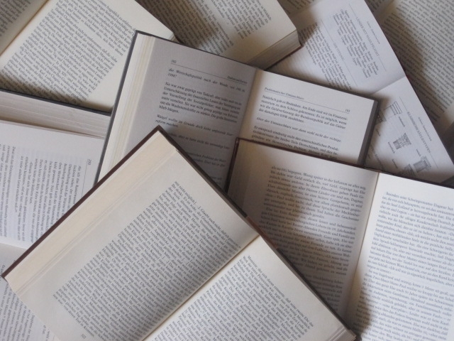 BÜ Bücher kreuz und quer BÜ Bücher kreuz und quer
