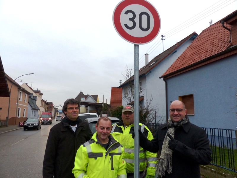 vlnr: Ernst Meißner, Dennis Dilger, Lothar Richter, Bürgermeister Jens Geiß vlnr: Ernst Meißner, Dennis Dilger, Lothar Richter, Bürgermeister Jens Geiß