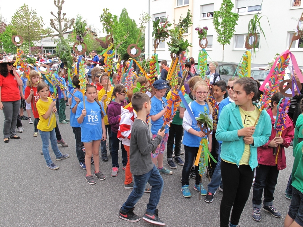 Sommertagszug und Frühlingsfest 2015