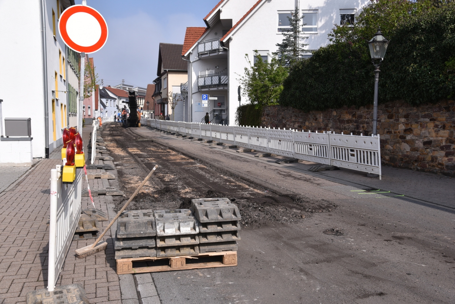 Straße im ersten Bauabschnitt aufgerissen