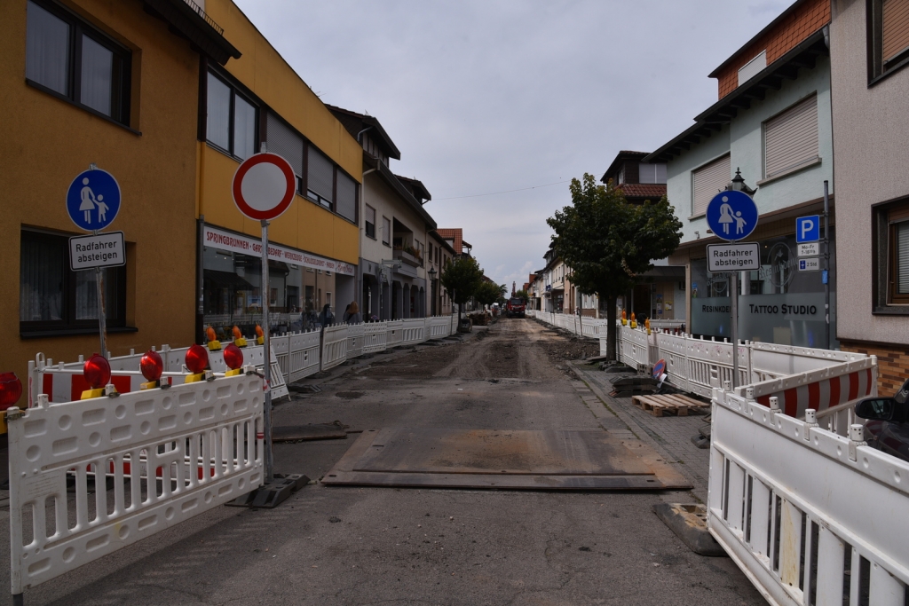 Blick in den Bauabschnitt 2 der Mannheimer Straße Richtung Bahnhof Blick in den Bauabschnitt 2 der Mannheimer Straße Richtung Bahnhof