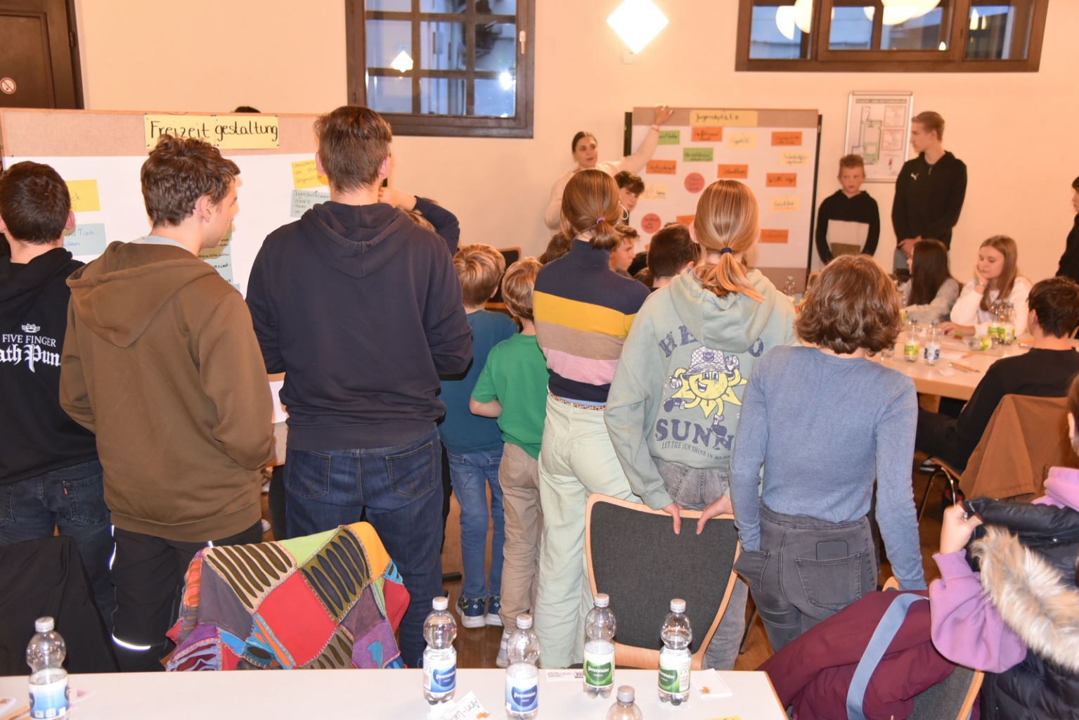 Einige stellen in Vertretung der Arbeitsgruppe zum Schluss die Ergebnisse ihrer Arbeit im Plenum vor.