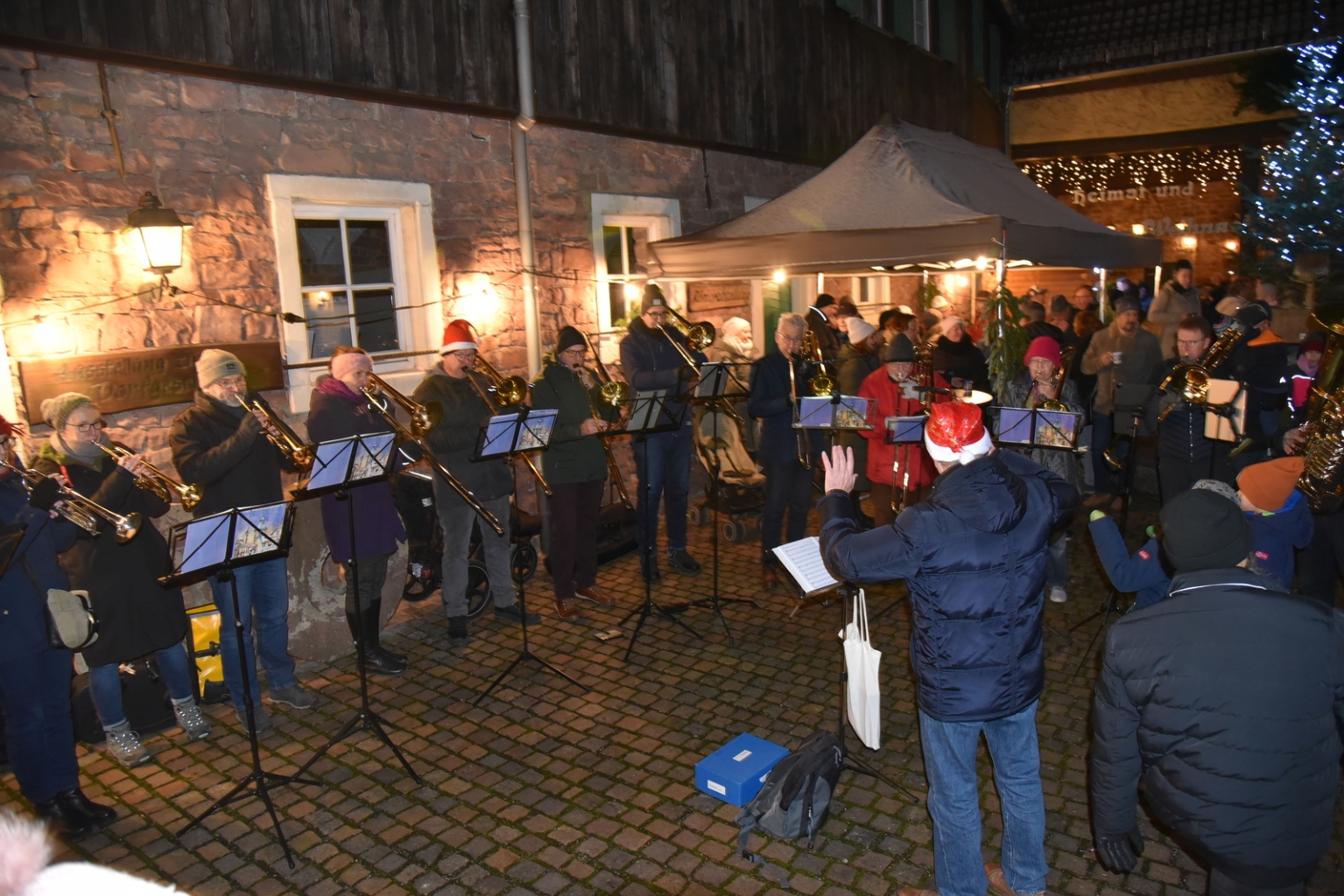 Im Begleitprogramm spielte unter anderem der Posaunenchor. 