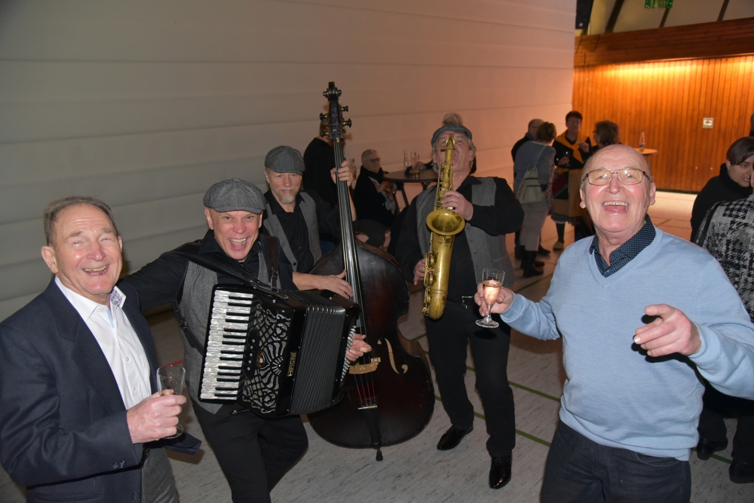 Die Musiker von der Herrencombo sorgten für ausgelassene Stimmung unter den Gästen.