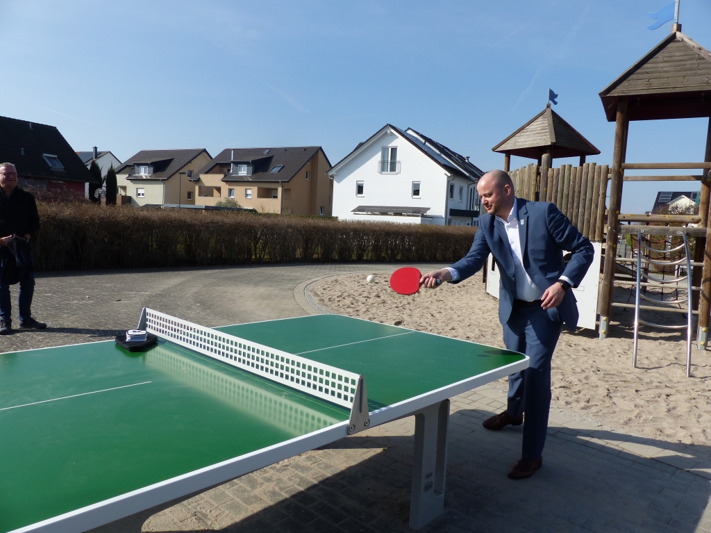 Tischtennisplatte Burgenspielplatz Tischtennisplatte Burgenspielplatz