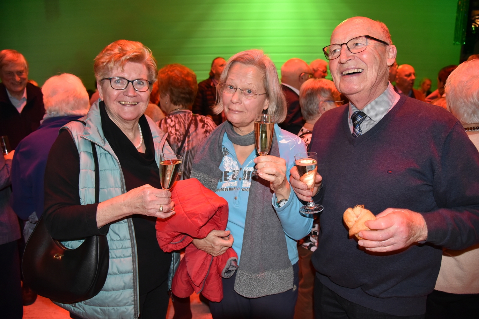 Es wurde viel gelacht und angestoßen an diesem Neujahrsempfang. 