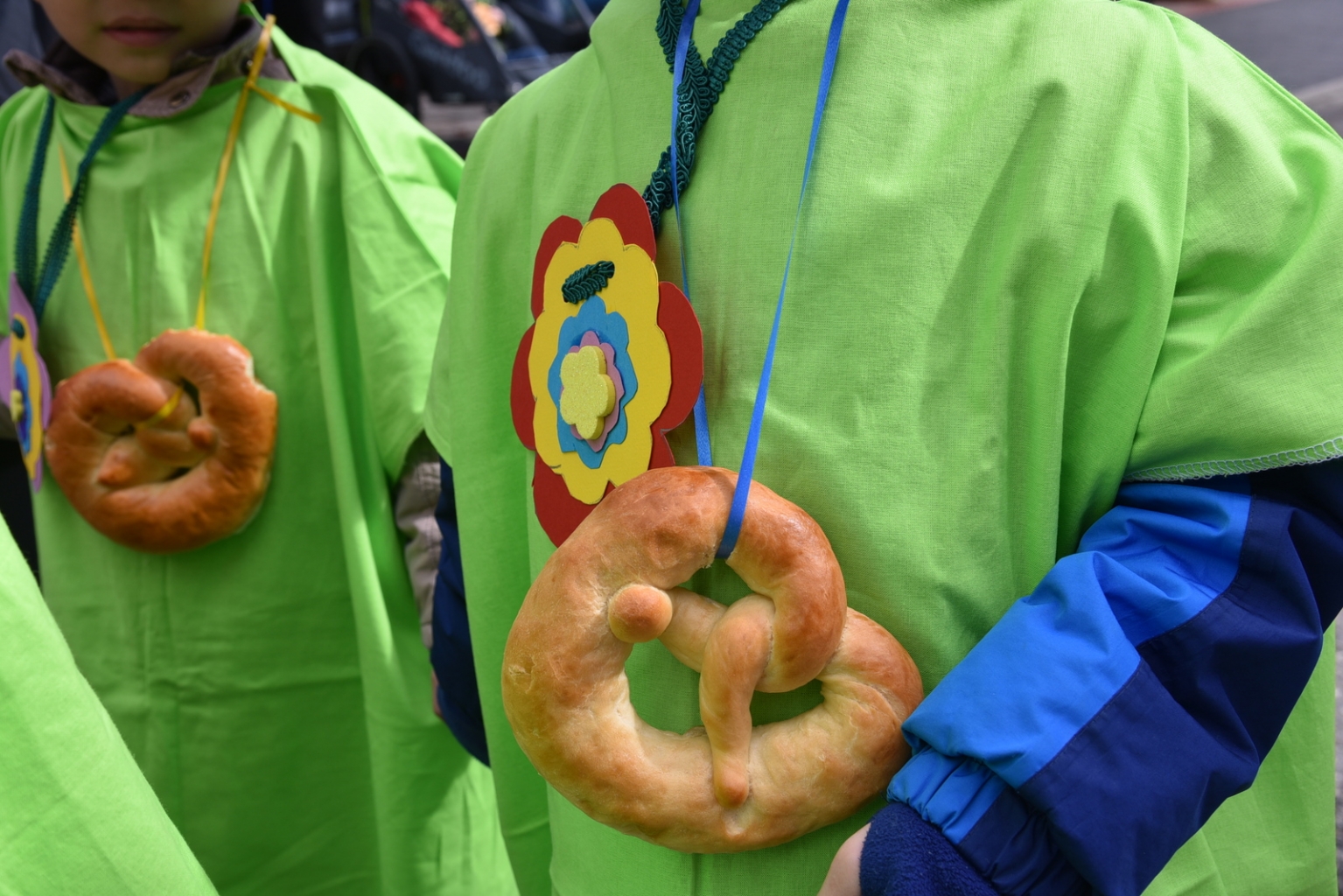 Frühlingsbrezel beim Sommertagszug