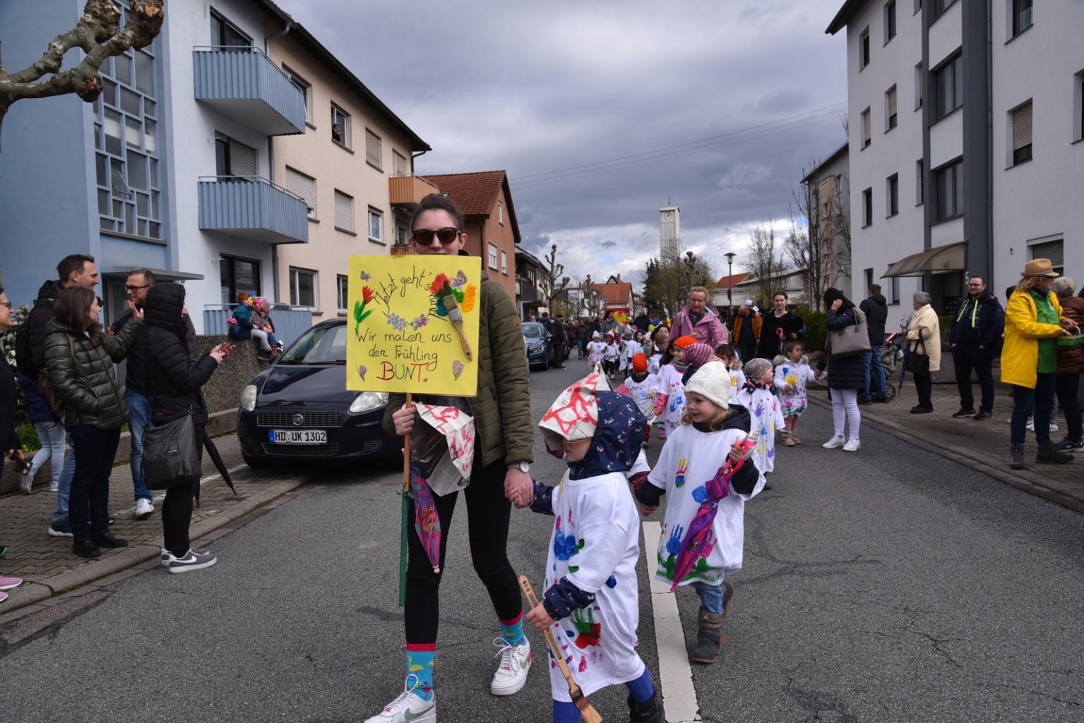 Viele Fußgruppen waren beim Sommertagszug dabei, darunter die Kindergärten und Schulen sowie Vereine.