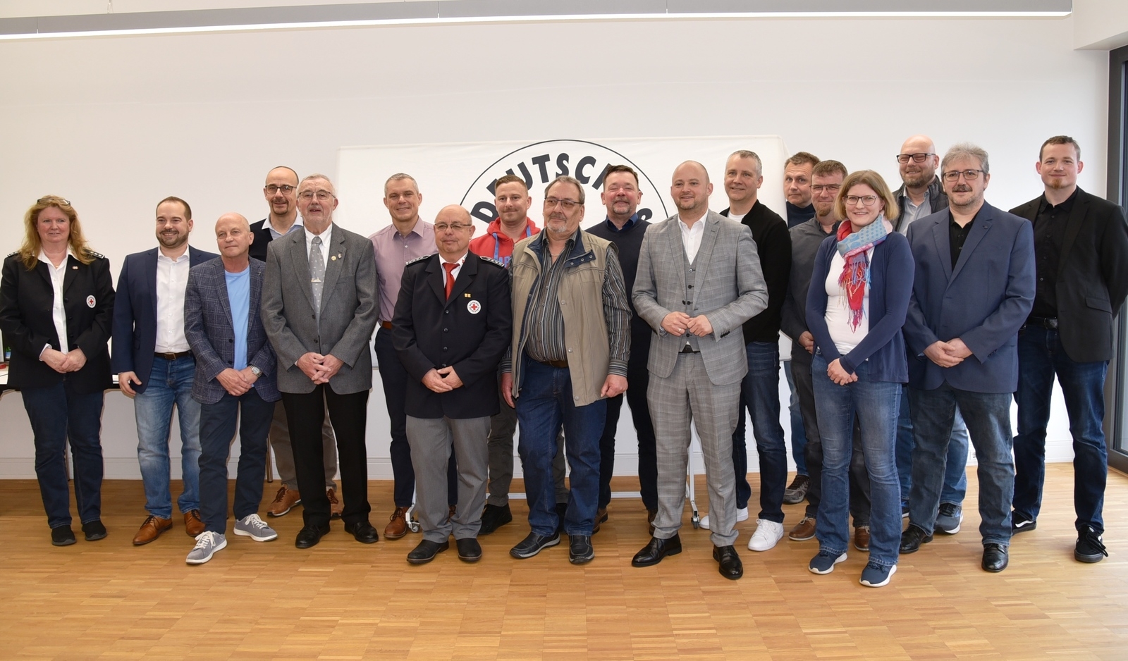Die geehrten Blutspenderinnen und Blutspender der Jahre 2021 und 2022 (Gruppenbild).